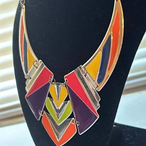 Women’s Vibrant Metal Multicolor Silver tone bib collar statement necklace - Picture 2 of 8